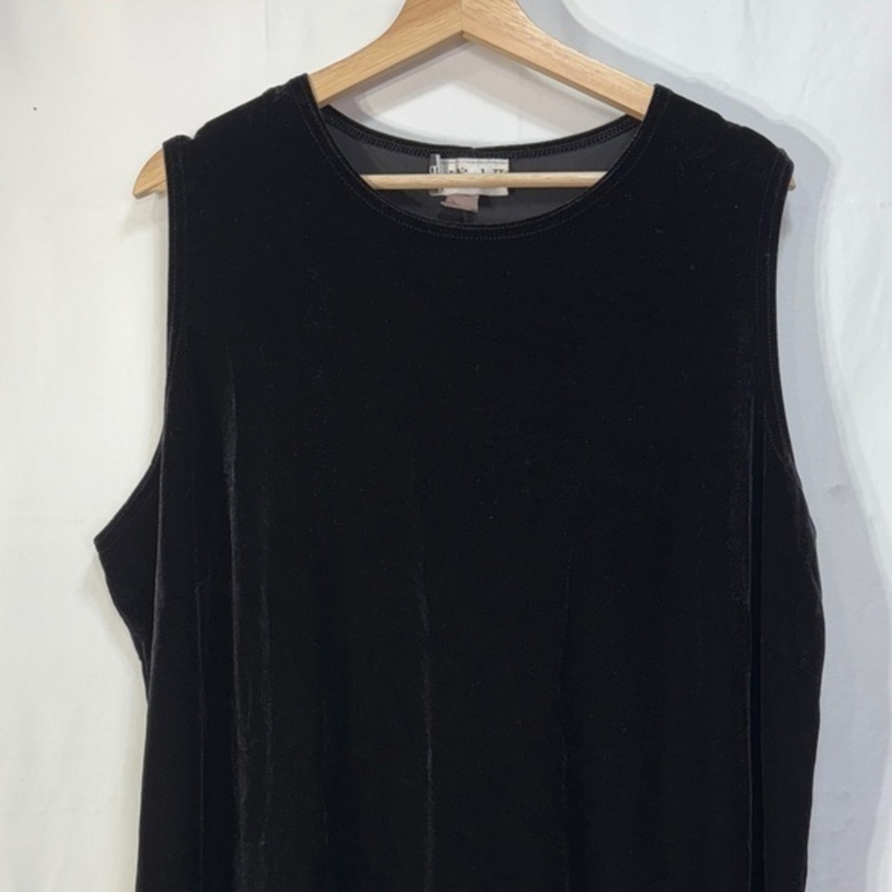 🦀 Ronni Nicole stretch velvet Elegant Black Sleeveless Midi Dress